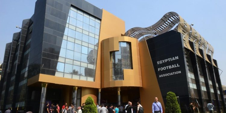 اتحاد الكرة يعلن الوقوف دقيقة حداد في جميع مسابقاته المحلية تضامنا مع الشعب الفلسطيني